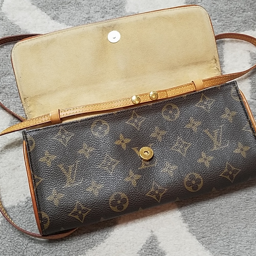 AUTHENTIC Louis Vuitton Monogram Pochette Twin GM - Picture 2 of 8